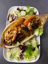 Kanapka Big Tom szarpana wieprzowina z dodatkami w bułce wypiekanej na miejscu